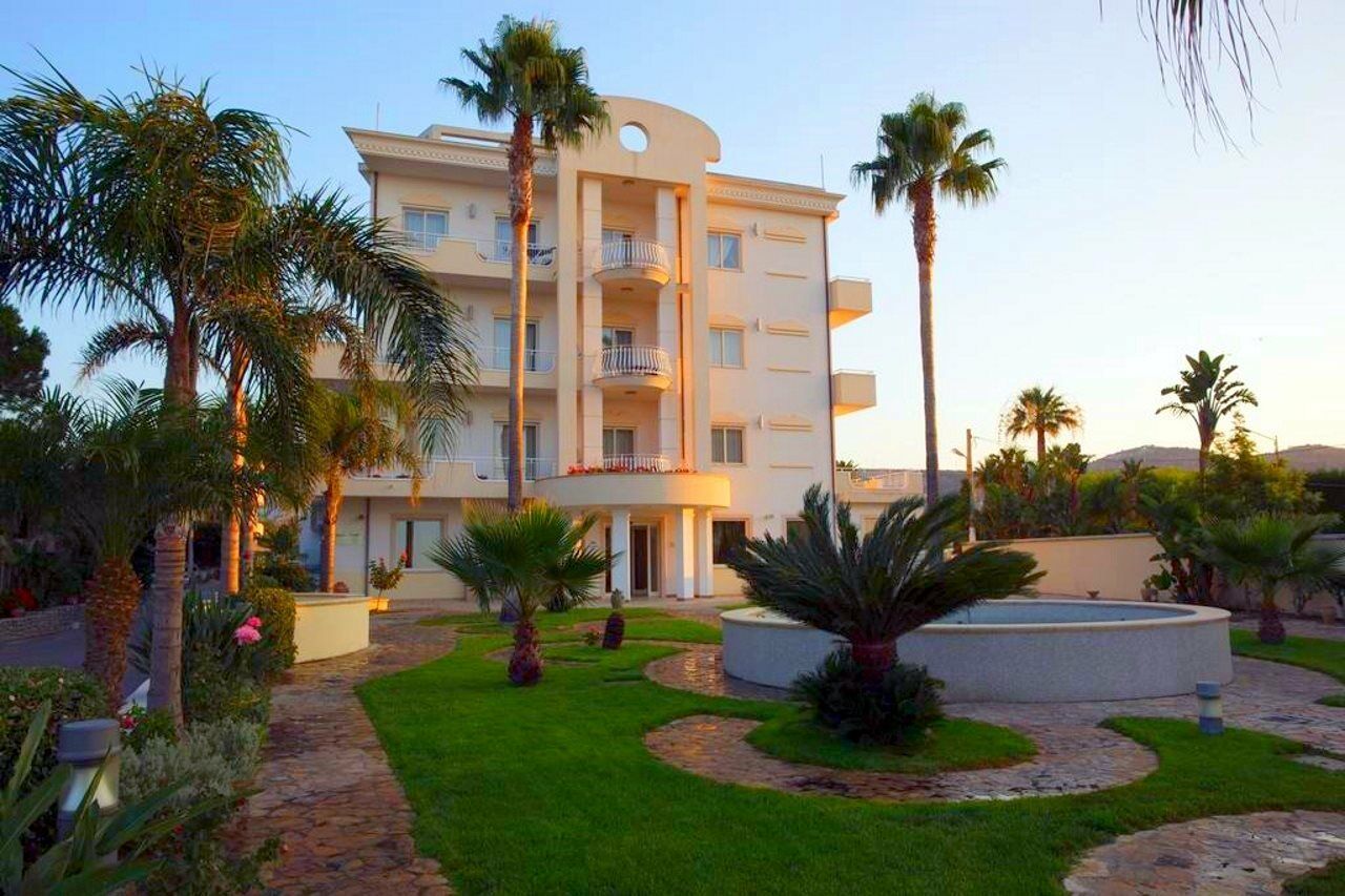 Club Hotel Kennedy Roccella Ionica Extérieur photo